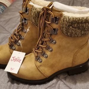 Girls boots size 1
